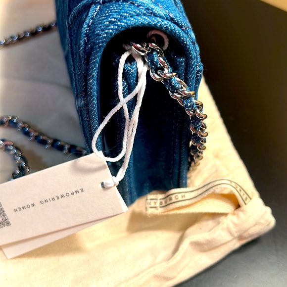 🔥💯 NWT Authentic Tory Burch Denim Wallet on Chain - Picture 9 of 10